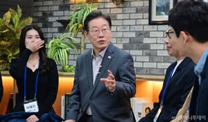 [속보]이재명 "청년, 자발 이직하더라도 생애 1회 '구직급여' 지급"