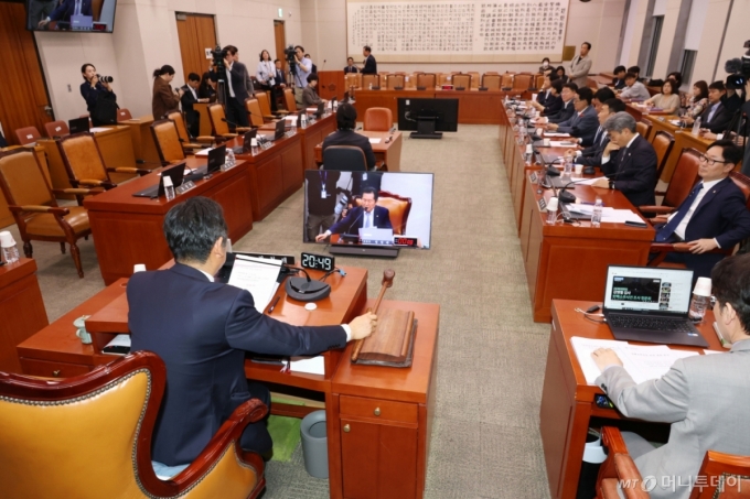 [속보]국회 법사위, 최상목 탄핵소추 조사결과보고서 '채택'