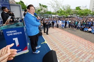 이재명 "전북의 소외감 잘 알아...억울하지 않고 대우받도록 책임질 것"