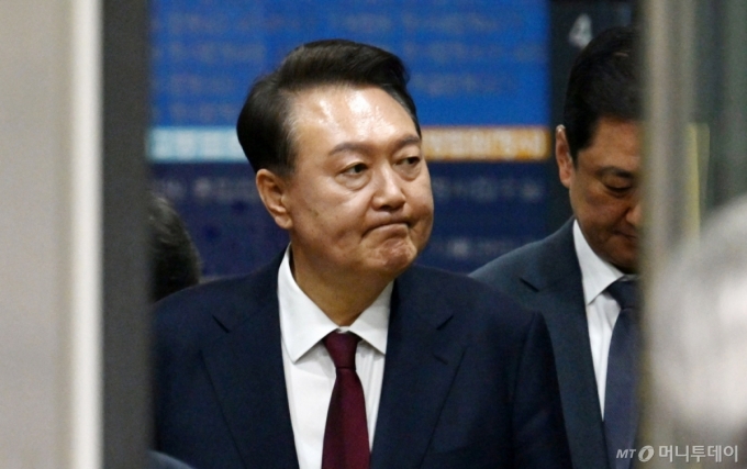 대선 'D-17' 윤석열 자진탈당…김문수 지지율 오를 계기되나
