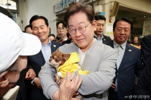 [속보]이재명 "동물대체시험활성화법 제정, 실험동물 희생 줄일 것"