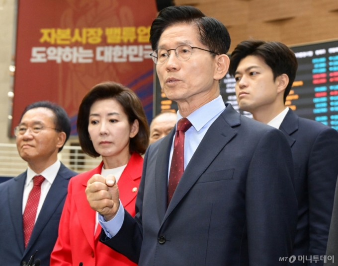 '배당소득 분리과세' 카드 꺼낸 김문수…"정공법으로 주가 부양"