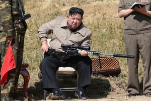 김정은 눈앞 5000t 군함 전복에…"선구속 후조사" 북한 인민재판 예고