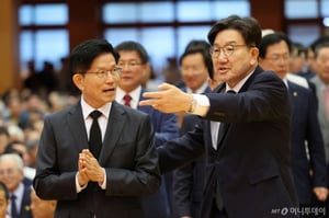 권성동 "거북섬 틀렸다고 인정하는 대신 고발…무고죄 맞고발할 것"
