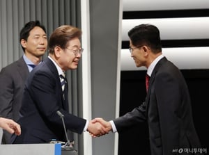 3자구도서 김문수가 이재명 역전할 방법은?…'이준석 지지율' 관건