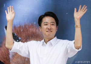 이준석, 사전투표 첫날 대학가·판교 공략…"투표율 80~90% 넘겼으면"