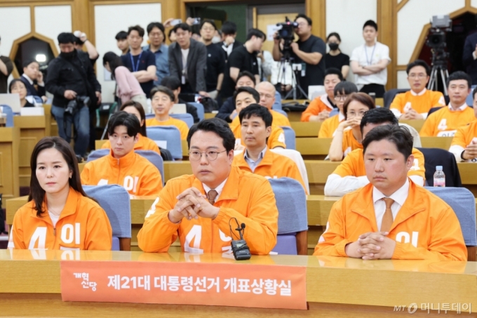 이준석 출구조사 7.7%에 천하람 "당세 2배 확장…지선에 매진할 것"