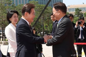 국회 찾은 이재명 대통령 "천하람, 김용태 제가 잘 모실 것···자주 뵙길"