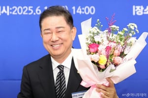 이재명정부 첫 與 원내대표에 김병기…'내란종식·협치' 딜레마 풀까