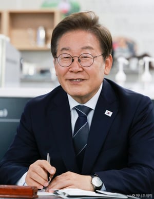 이재명 대통령 첫 국정 지지도 59%···대통령실 "기대 저버리지 않을 것"