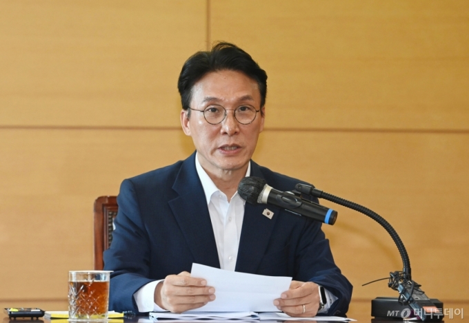 김민석 "표적 사정으로 시작된 경제적 고통 상상초월…국민께 죄송"