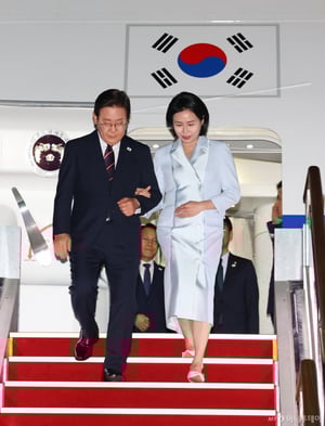 이재명 대통령, G7 일정 마치고 서울공항 도착···"국격과 신뢰회복 시작"