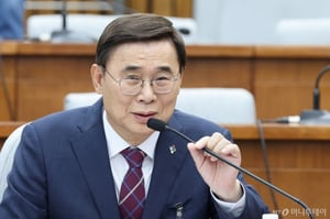 [속보] 국정원장 후보 "자주파도 동맹파도 아냐…박지원이 쉽게 표현한 것"