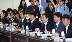 국정기획위, 검찰 업무보고 또 연기…수사-기소 분리 두고 갈등