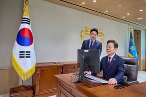 5kg 빠진 대통령 비서실장 "저는 잘 일하고 있다···대통령, 감탄하며 지켜보게 돼"