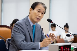 野김상훈 "권오을·배우자, 근로 없이 '갑질 동냥'…權 "실제 근무 했다"