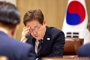 "청문회까지 보자" 했던 대통령실···강선우·이진숙 놓고 고심
