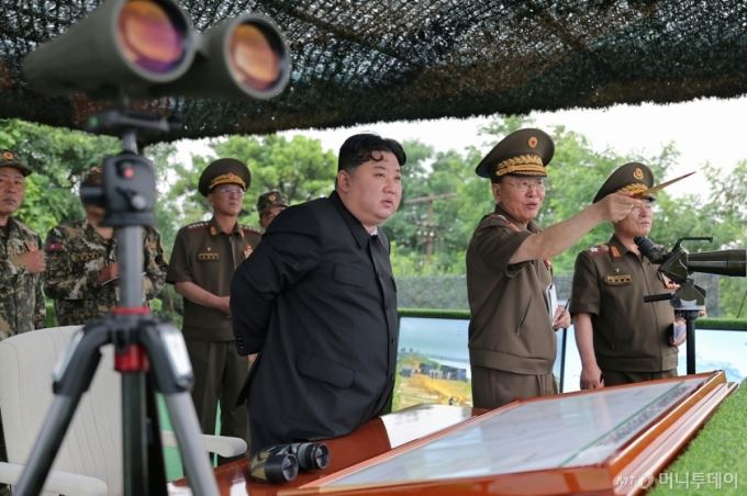경주APEC에 김정은 부른다?…정부 "의장국 주도로 비회원국 초청 가능"