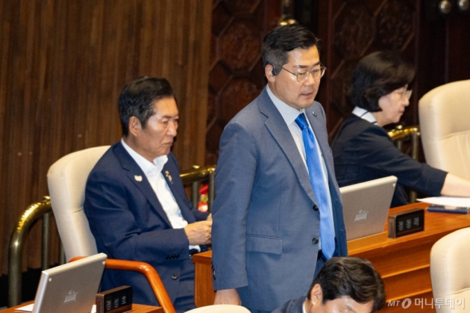 "검사 징계에 파면 추가" "尹방패 제명" 강성 경쟁 나선 정청래·박찬대