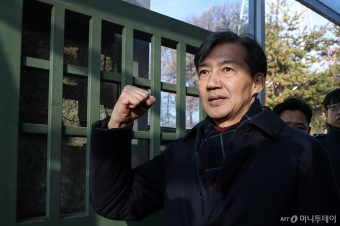 "내년 지방선거가 분수령"…돌아온 조국의 혁신당, 민주당과 합당?