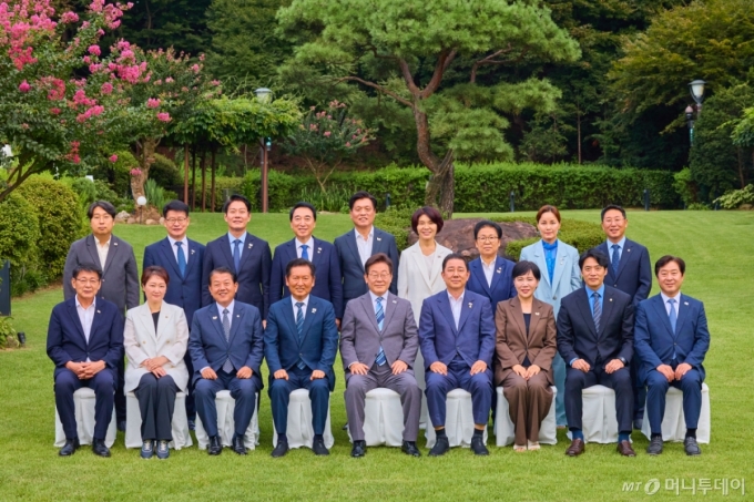 '이 대통령-정청래' 독대 없던 만찬서 '추석 전 檢 수사·기소 분리' 공감