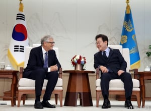 빌 게이츠 "트럼프와 대화 잘 나누라" 이재명 대통령 "슬기롭게 잘 할 것"