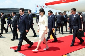 이재명 대통령 부부, 日 하네다 공항 도착···오늘 한일 정상회담