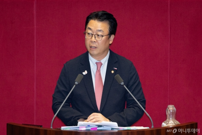 국회 통과 앞둔 '더 센 상법'…국힘 "소수 투기자본의 경영 개입 통로"