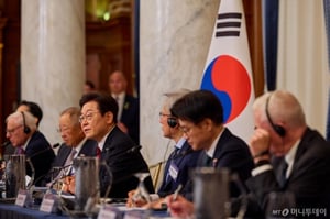 이재명 대통령, 美 오피니언 리더 만나 "미래지향적 포괄적 전략동맹 발전시킬 것"