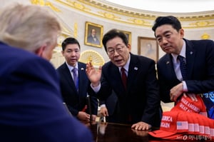 李대통령 100일 지지율 63%…직선제 이후 YS·文 이어 3번째로 높아