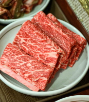 ‘왕’ 크니까, ‘왕’ 맛있다! 갈비 중에 ‘왕’이오, ‘수원갈비’