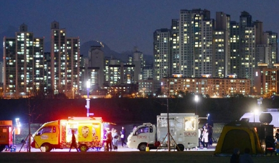 야식·DJ파티·패션쇼까지…동대문 '야시장' 25일 개장|더리더(the Leader) 입법국정전문지 야식·Dj파티·패션쇼까지…동대문 '야시장' 25일 개장|더리더(The Leader) 입법국정전문지