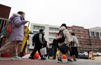 ‘콩나물 교실, 학교 찾아 삼만리’는 그만