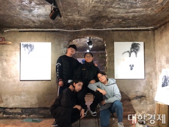 (왼쪽 위부터) 백종서 기획팀원, 최동원 아티스트, (왼쪽 아래부터) 윤준화 대표, 김명기 기획팀원