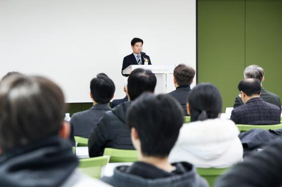 박순진 대구대 총장이 '차세대반도체 교육연구센터 개소식'에서 환영사하고 있다./사진제공=대구대