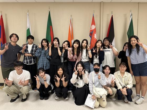 미국 머레이 주립대로 파견된 대구대 학생들이 기념촬영하고 있다./사진제공=대구대
