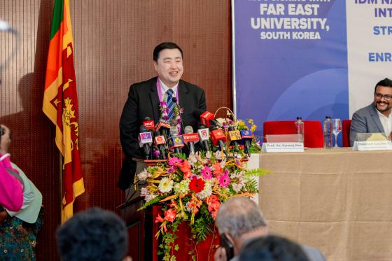  ص  'װа н' ϰ ִ./=ص