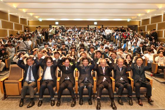 迵 뵿 û Ư  ƴ ܺ Կϰ ִ./=ƴ