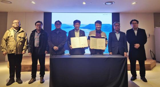  HUSS ܰ ѱġ濵 ڵ   Կϰ ִ./=