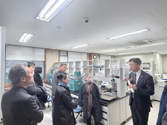 ȯ ȣ () Ư  ϰ ִ./=ȣ