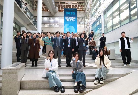 '3ȸ мȸ'  ѱ ̱, ߱, , ̽þ ڵ Կϰ ִ./=Ⱦ