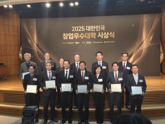 '2025 йα â'   ڵ Կϰ ִ./=