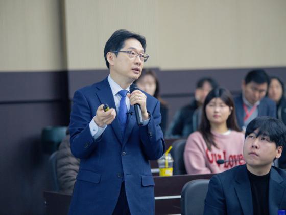 ���� ����� ���� ����ô�����ȸ �������� ȣ���뿡�� �����ϰ� �ִ�./��������=ȣ����