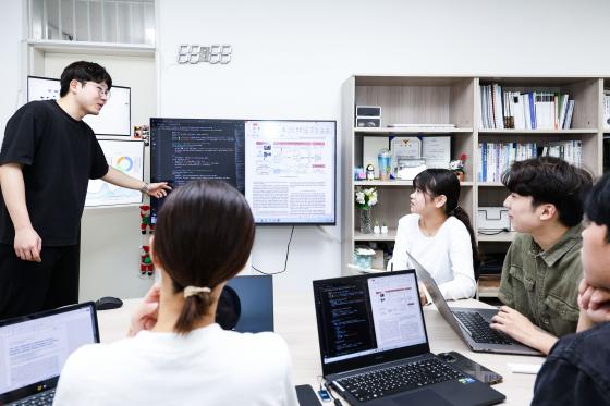 �뱸�� ���л����� ���������� �����ϰ� �ִ�./��������=�뱸��