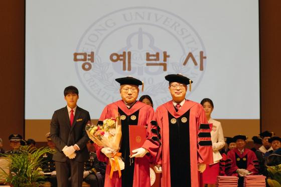 ����ȭ ������ ����(������)�� ������ ��ȭ��ǰ ȸ���� ���������� �� ����Կ��ϰ� �ִ�./��������=������