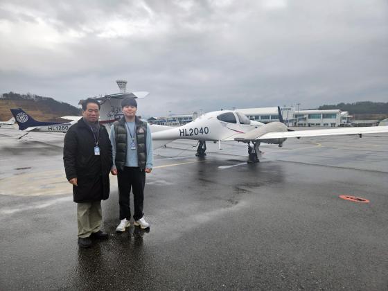 ������ �ص��� �װ������������(����)�� �ڼ��� �װ������а� �л��� ��籹�����׼� ����Կ��ϰ� �ִ�./��������=�ص���