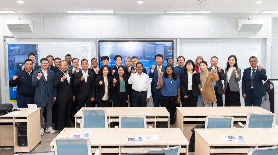 '��-FAO �۷ι� �Ʒ� ���α׷� �λ� �Ʒ�' ��ȸ�Ŀ� ������ �ơ��� ������ ���������� ����Կ��ϰ� �ִ�./��������=�ΰ��