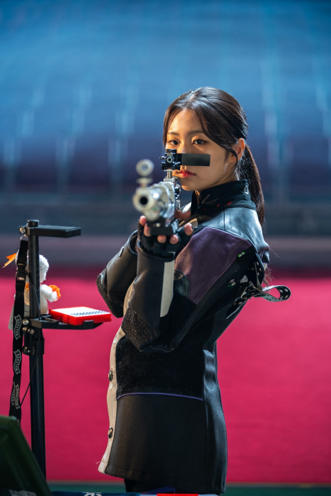 ������ ����ڼ��� ���ϰ� �ִ�./��������=��Ϻ��ǰ��д�