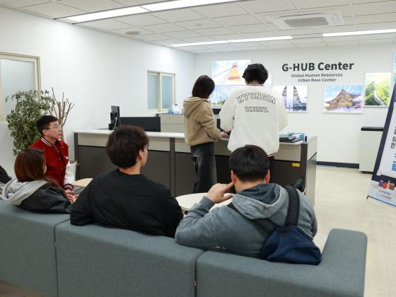 ���ο��� ���л����� ���п��� �������� �����ִ� ��Ʈ���� �����ϰ� �ִ�./��������=���ο���