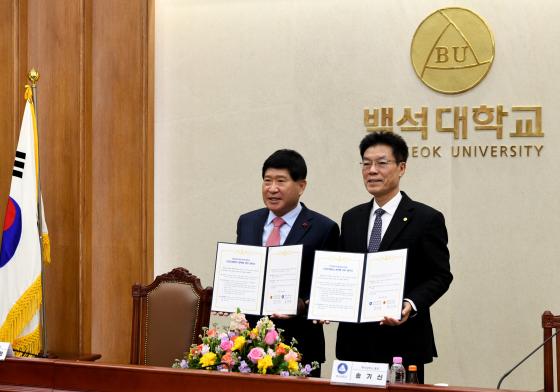 �۱�� �鼮�� ����(������)�� ȫ���� �泲����ȸ ������ �������� �� ����Կ��ϰ� �ִ�./��������=�鼮��